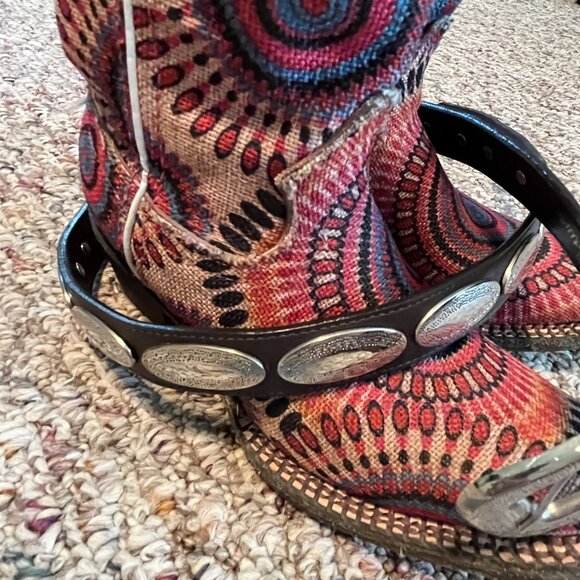 Lady Captiva Brown Belt, Engraved Silver Concho Southwest Cowgirl, Size Medium - Picture 6 of 11